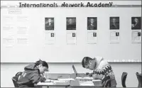  ?? Allen J. Schaben Los Angeles Times ?? STUDENTS at Belmont High in the Internatio­nals Network Academy, which helps migrant students adjust to life in L.A.