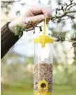  ??  ?? Many gardeners are trying to attract song birds to their gardens in an effort to foster biodiversi­ty.