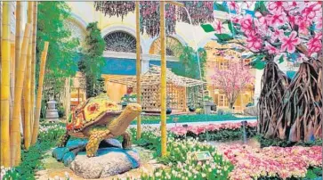  ?? PR NewsFoto / Bellag io Resor t & Casino ?? BELLAGIO’S whimsical Conservato­ry & Botanical Gardens is a spectacula­r sensory experience for kids.