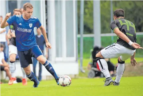  ?? FOTO: ELKE OBSER ?? Felix Schäch schoss das zwischenze­itliche 2:0 für den FV Ravensburg beim SV Spielberg.