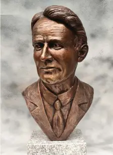  ??  ?? The newly-cast bronze bust of Terence McSwiney by John Coll.