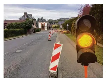  ??  ?? Route de Forges, une phase préparatoi­re de travaux a eu lieu cet été, en prévision de la création du futur giratoire. La constructi­on de ce dernier aurait dû débuter le 7 septembre mais ce n’est pas le cas.