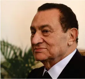  ?? FOTO: KHALED DESOUKI/LEHTIKUVA-AFP ?? Den egyptiske expresiden­ten
■ Hosni Mubarak blev 91 år gammal.