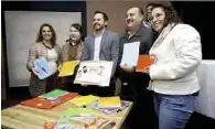  ??  ?? Ayuda. El Ayuntamien­to de Ramos Arizpe entregará paquetes de útiles escolares a alumnos de Primaria y Secundaria.