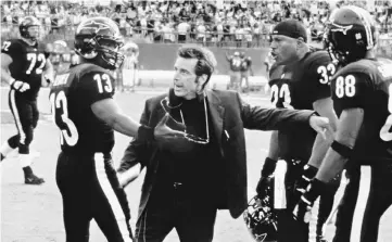  ??  ?? (Left to right) Jamie Foxx, Pacino and LL Cool J in ‘Any Given Sunday’. — Photo courtesy of Warner Bros