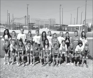  ?? ?? Left, both the 6u and 8u Coahoma All-Star groups smile together as they are excited to compete at the Abilene All-Star Tournament. Right, 8u Coahoma All-Star teamates Braygn Wright, Kamreigh Watkins and Kaiclynn Molina are all smiles while at the Abilene All-Star Tournament.