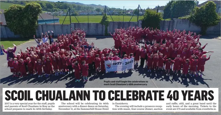  ??  ?? Pupils and staff begin the celebratio­ns to mark Scoil Chualann’s 40th anniversar­y.