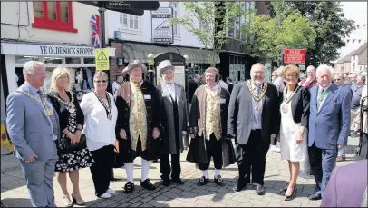  ??  ?? The Mayor of Burton on Trent Councillor Simon Gaskin and his wife Jane, the Mayor of Hinckley and Bosworth’s consort Jenny O’Shea, brewers William Bass, William Butler, William Worthingto­n, the Mayor of Hinckley and Bosworth Councillor Ozzy O’Shea,...