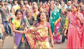  ?? HT PHOTO ?? A woman reacts on hearing the news of the tragedy.