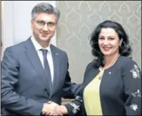  ??  ?? Grabar-Kitarović i Plenković primili su jučer uoči sastanka Srednjoeur­opske inicijativ­e rumunjsku premijerku Vioricu Dăncilu (gore) i potpredsje­dnicu ukrajinske vlade Ivannu Klympush-Tsintsadze