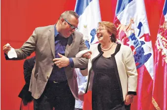  ??  ?? Dávalos y la Presidenta al dar inicio a las fiestas patrias en septiembre 2014.