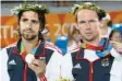  ?? Foto: dpa ?? Nicolas Kiefer und Rainer Schüttler: Ge‰ teiltes Leid ist doppeltes Leid.