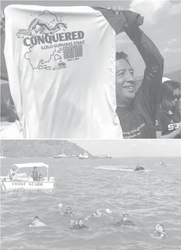  ?? JENNIFER P. RENDON ?? (Top photo) PRO-6 Director Chief Superinten­dent Cesar Hawthorne Binag raises his T-shirt symbolizin­g the conquest of his group of swimmers (above) the 2.5-kilometer Iloilo-Guimaras Strait, in at least two hours of open-sea swimming.