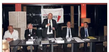  ?? (Photo C. C.) ?? Philippe Valentin (debout), le président du syndicat des buralistes du Var, a réaffirmé que chaque buraliste était maître chez lui mais que le syndicat avait besoin de l’appui de tous pour affronter les prochains défis.