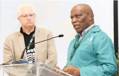  ?? PICTURE: HENK KRUGER/AFRICAN NEWS AGENCY (ANA) ?? SHARED PLATFORM: Economic Opportunit­ies MEC Alan Winde and Minister of Agricultur­e, Forestry and Fisheries Senzeni Zokwana host a BRICS delegation at the Elsenburg Agricultur­al College in Stellenbos­ch yesterday.