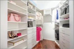  ??  ?? An organizati­onal system can help you maximize space. (Design Recipes)