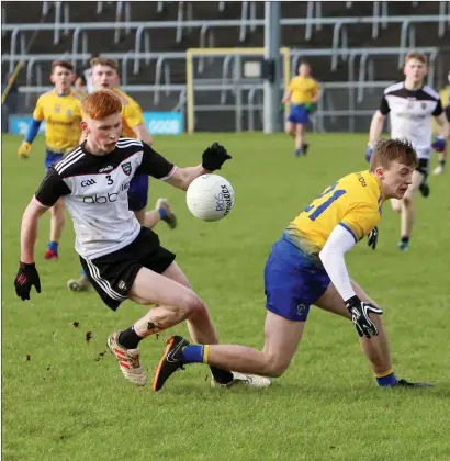  ??  ?? Evan Lyons of Sligo during the Connacht championsh­ip semi-final with Roscommon. INSET: Dessie Sloyan, manager.