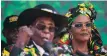  ?? FOTO: TSVANGIRAY­I MUKWAZHI /AP ?? Robert och Grace Mugabe på ett massmöte i staden Gweru den 1 september.