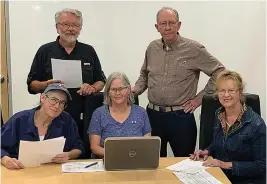  ?? Submitted photo ?? ■ The Diamond Lakes Arkansas Master Naturalist­s Education Committee reviews the latest schedule of classes due to start Jan. 22. The classes are for new members wanting to learn more about Arkansas nature. From left are Belinda Jonak, Alan Atkins, Laurie Hartshorn, Bill Randel and Karen Hicks.