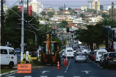  ??  ?? Segundo o CMTU, a ampliação do acesso da JK para a rua Brasil diminuirá os congestion­amentos e riscos de acidentes