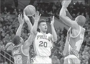  ??  ?? Een spelmoment uit de wedstrijd tussen Boston Celtics en Philadelph­ia 76ers. (Foto:ESPN)