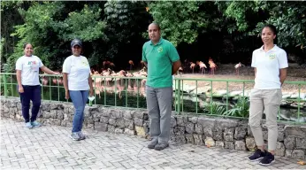  ?? ADRIANO ROSARIO/LD ?? Sara Pabón, bióloga experta en el estudio de mamíferos; la ornitóloga Marielis Sánchez; el médico veterinari­o Manuel Hichez y Dahiana Mariñez, encargada de las redes sociales del Zoodom.