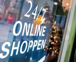  ?? Dpa-BILD: Sven Hoppe ?? Shoppen im Internet: Viele Kunden bestellen in der Pandemie vermehrt im Internet.