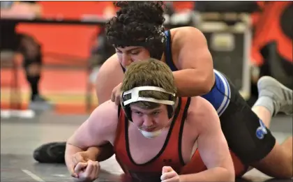  ?? KYLE FRANKO — TRENTONIAN FILE PHOTO ?? Hightstown’s Franki Garcia, top, won matches against Hamilton and Steinert on Monday.