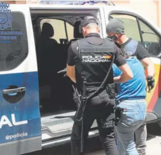  ?? ABC ?? Uno de los integrante­s de la red de prostituci­ón detenido por la Policía//