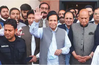  ?? APP ?? Punjab Chief Minister Chaudhry Parvez Elahi waves as he comes out after the provincial assembly session yesterday.