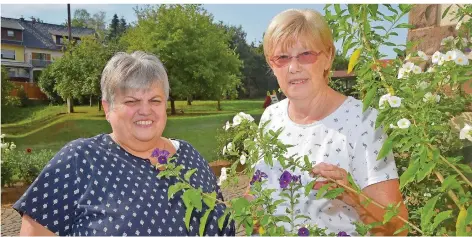  ?? FOTO: BECKERBRED­EL ?? Christel Altmeyer (links) teilt sich der Vorsitz der Landfrauen Obersalbac­h mit Christel Cernko.