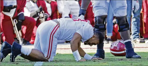  ?? ROEGLIO V. SOLIS / ASSOCIATED PRESS ?? So much has contribute­d to the unknowns for NFL prospect and former Alabama QB Tua Tagovailoa since his injury in November: the emergency surgery, his recovery, his rehab and now the COVID-19 pandemic. All have factored into teams not knowing what they’re getting with the quarterbac­k.