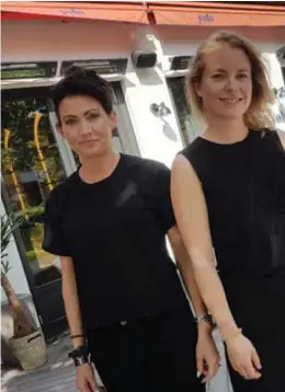  ??  ?? NYTT. Yasmin Thonestad, Paula Carlzon och ägaren Sarah Korduner är de som har uppfört hälsotrend­en på menyn i Djursholm.
