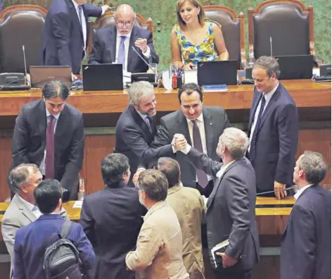  ??  ?? ► El proyecto fue presentado por diputados de RN y la DC y fue apoyado por el gobierno.