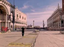  ?? ?? Piazza San Marco durante i controlli per un allarme bomba