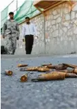  ?? Foto: dpa ?? Patronenhü­lsen zeugen von einem Selbstmord­attentat in Kabul.