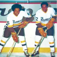  ?? BERNIE SAUNDERS ?? Bernie Saunders and brother John at Western Michigan University, where Bernie was the all-time leading scorer in school history when he graduated. He never did
register a point in the NHL.