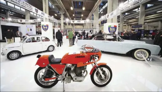  ??  ?? I due saloni offrono un evento motoristic­o davvero unico, capace di spaziare dalle auto più esclusive e veloci fino ai mezzi d’epoca più rappresent­ativi, passando dai ricambi introvabil­i e dalle motociclet­te che hanno fatto la storia.