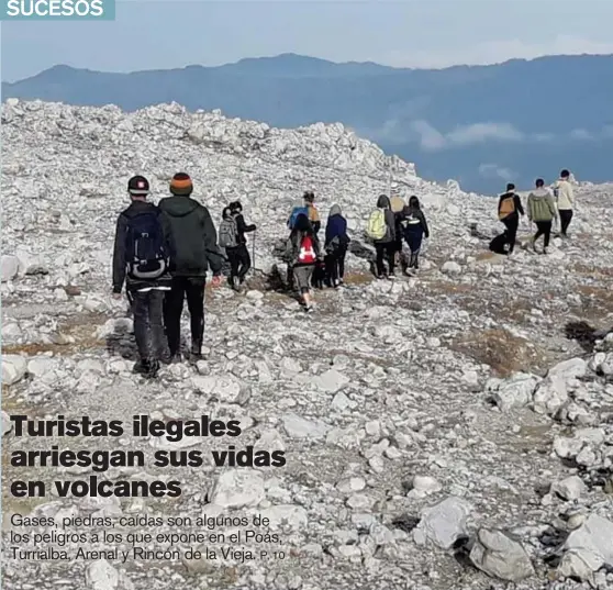  ?? CORTESÍA SINAC ?? El Martes Santo, funcionari­os del Sinac sorprendie­ron a un baquiano con 12 visitantes que entraron de forma ilegal al área protegida del volcán Poás, Alajuela. Estos grupos ingresan por Bajos del Toro o Sarchí, zonas a las que el viento lleva gases y ceniza.