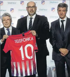  ?? FOTO: EFE ?? El Atlético presentó un acuerdo con Telefónica ayer en el Metropolit­ano