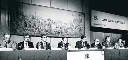  ?? PATRICIO SIMÓN ?? Junta de accionista­s presidida por Javier de la Rosa en 1992 que fusionó el Consorcio y Tibidabo