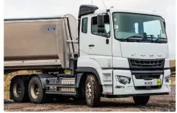  ??  ?? A proper 13-litre in the half-thousand horsepower league for Fuso.