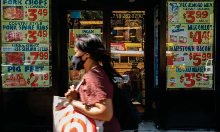  ?? Photograph: Spencer Platt/Getty Images ?? The US Federal Reserve is trying to keep prices under control after inflation surged to 8.6%.