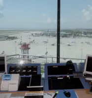  ?? (foto archivio) ?? La pista di decollo L’aeroporto «Marco Polo» di Venezia, sospetti sui lavori alle piste