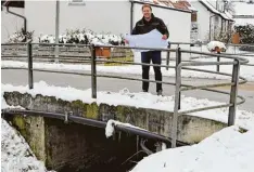  ?? Foto: Ulrike Hauke ?? Ihm wird heuer nicht langweilig werden: Stadtbaume­ister Anton Fink hat viel zu tun. Bald startet etwa der Neubau der Aufbachbrü­cke in Roggden.