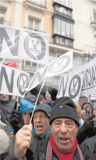  ??  ?? Protestas de jubilados en Madrid