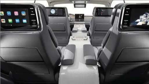  ??  ?? 2018 Lincoln Navigator Concept interior headrests-with screens