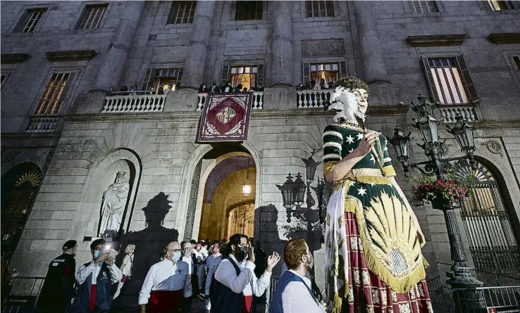  ?? MIQUEL GONZÁLEZ / SHOOTING ?? El Toc d’inici, ayer, se volvió a celebrar tras el pregón después de que el año pasado, por la pandemia, se tuviera que suspender