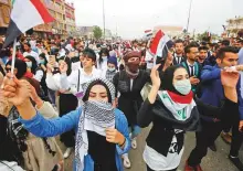  ?? Reuters ?? University and college students join the ongoing anti-government protests in Basra, Iraq, yesterday.