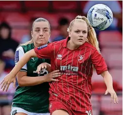  ?? ?? Maisy Collis of Cheltenham beats Imy Crawford of Plymouth to the ball